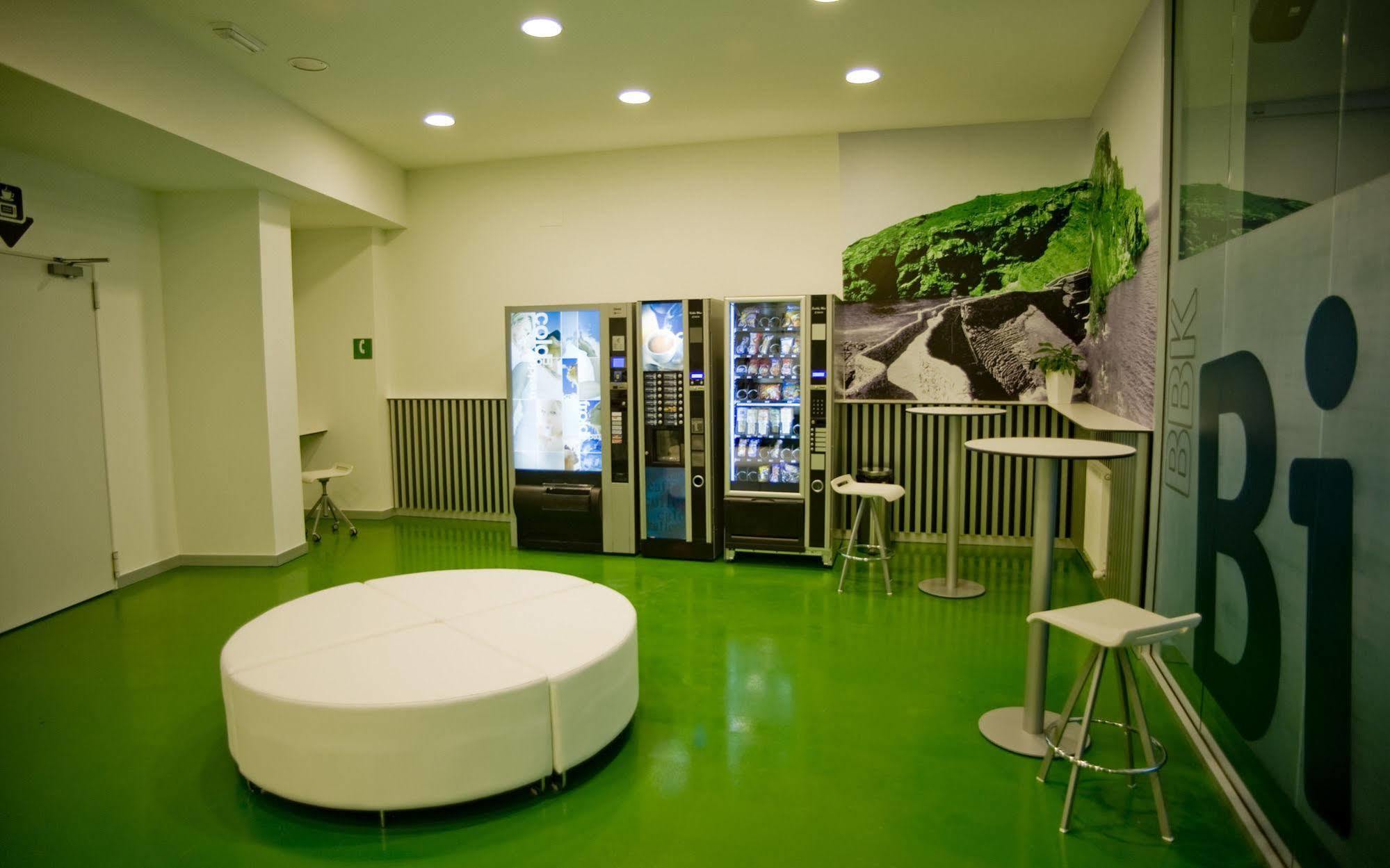 Bbk Bilbao Good Hostel Eksteriør billede